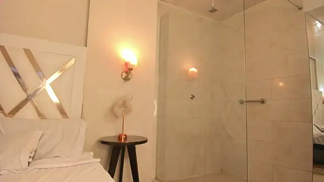 Sky_Collins_ webcam