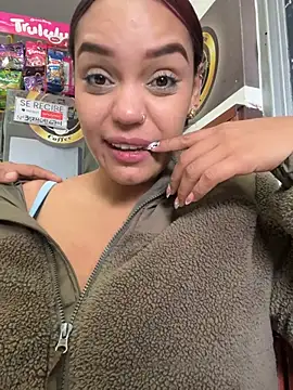 Sara-77 webcam