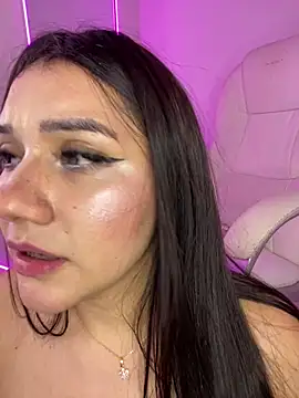 Zoe_Serrat live cam on StripChat