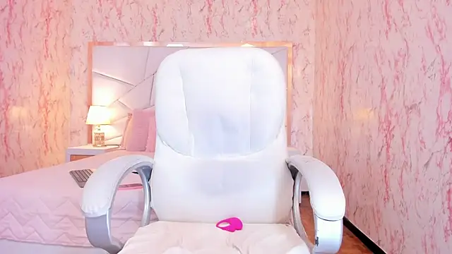 Emily_Whinfre webcam