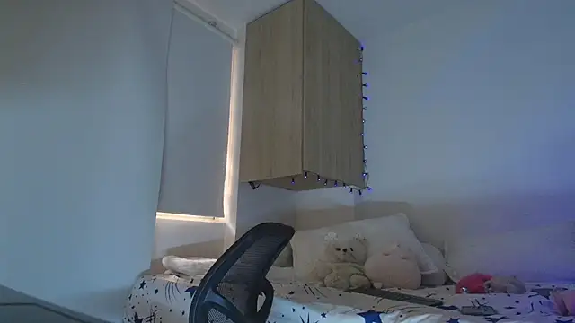 charlotte11-11 (F young) - fuck me soft and deep
