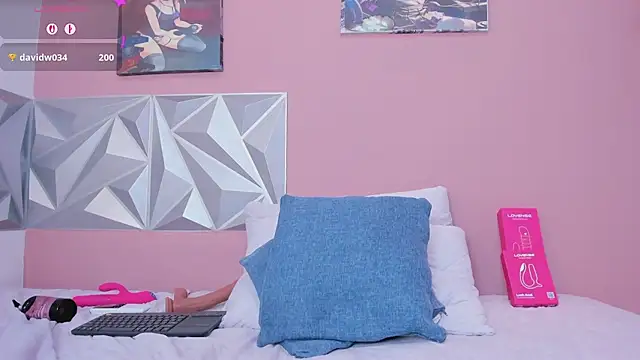 mia_gold_ webcam