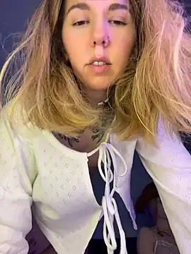 KiraGhostFlame webcam