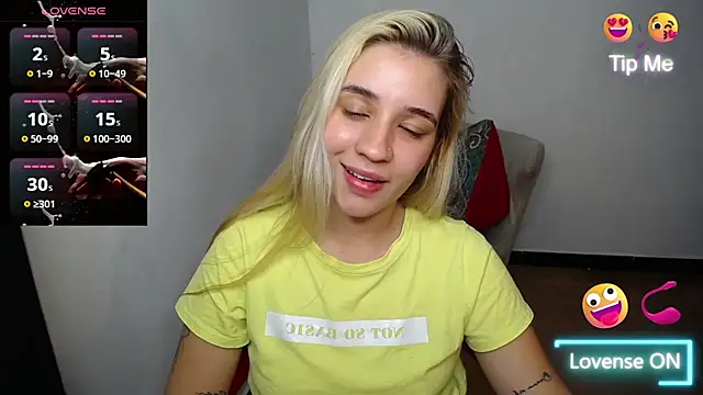 Ambar_lynn01 live cam on StripChat