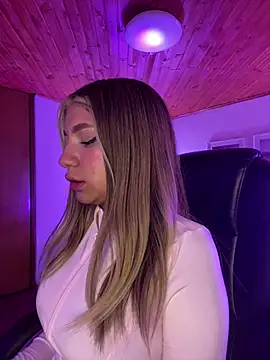 Isabella18_pink webcam