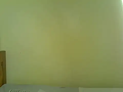 Pearl_petite webcam