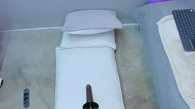 AlmaRose_ webcam