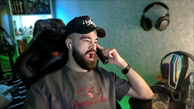_Serious_Man webcam