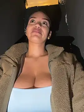 Sara-77 live