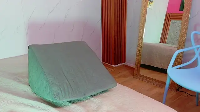kinkyandsavage webcam