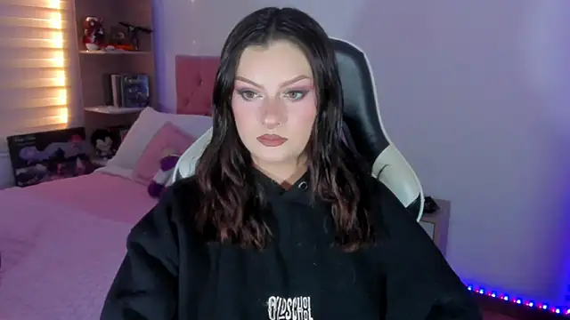 OphelianaRose33 webcam