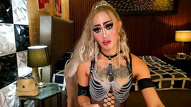 HorseCockDivine webcam