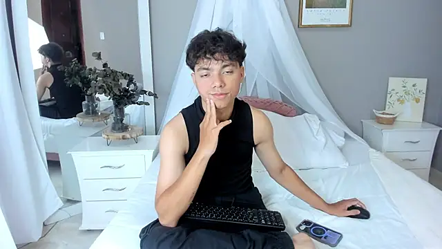 Honeymoon_sariel webcam