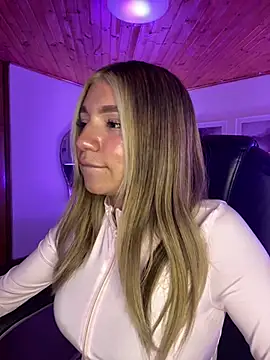Isabella18_pink webcam