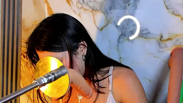 mlucreciasucker303av webcam