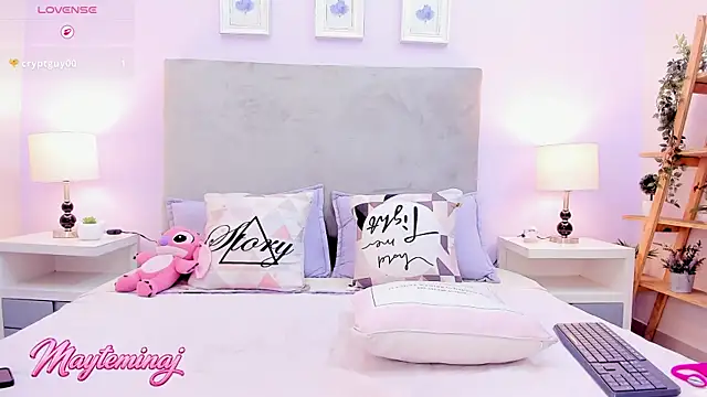 MAYTEMINAJ webcam