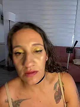 SofiaBrown_Pink webcam
