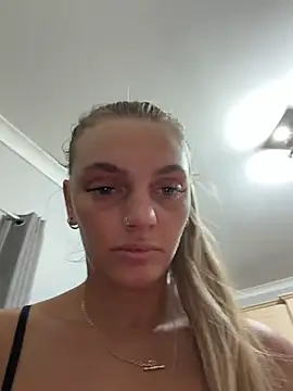 IndiaHughesUkx webcam