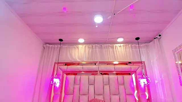 Francesca_Skuirt webcam