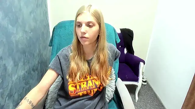MysticLuna6 webcam