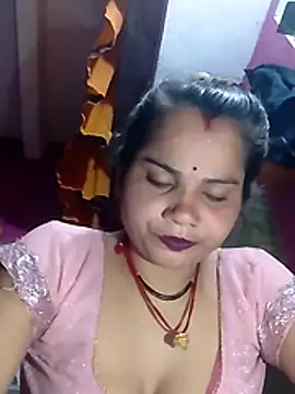 Hotpoojapal365 webcam