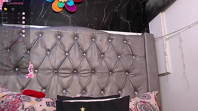 LAILAGUMMY webcam