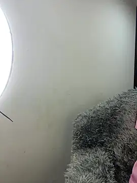 MiaJones21 webcam