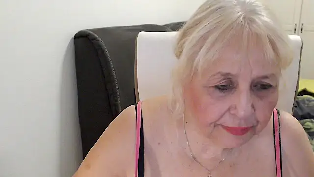 SusiLifeXXX webcam