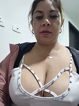 Laura-Hernandez webcam