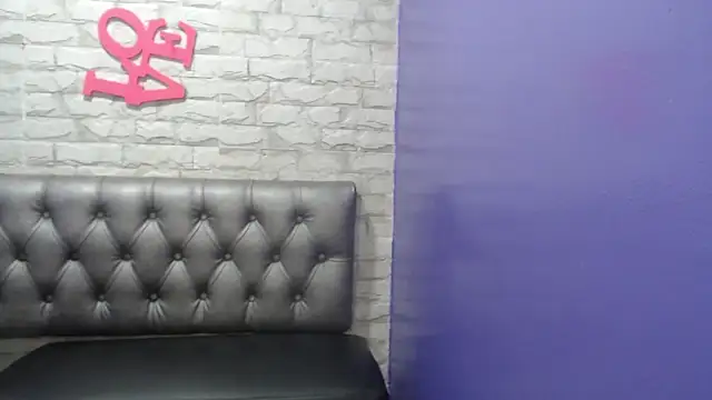 Milf-Prettyboobs webcam