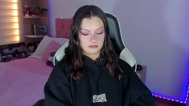 OphelianaRose33 webcam