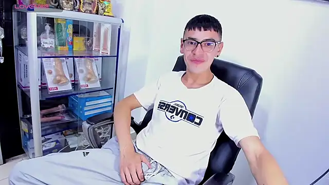 Alexx_bigcockk webcam