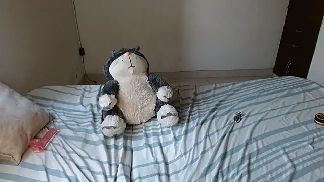 Raya_velvet webcam