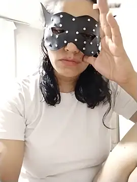 Nergiz2135 live sex cam