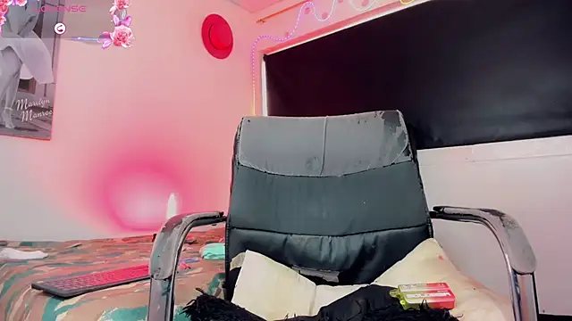 Kendall_hornyy webcam