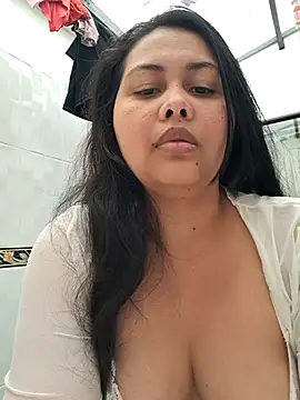 Alessandraa- live cam on StripChat