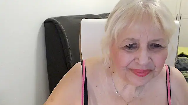 SusiLifeXXX webcam