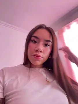 Im_Valen_Cute webcam