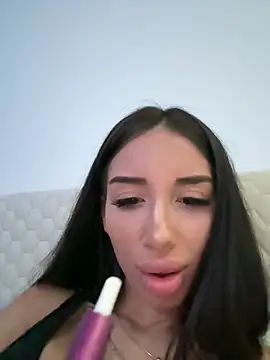 blueeyes_bb (F young) - ✨ Pussy feel in love with Domi ✨