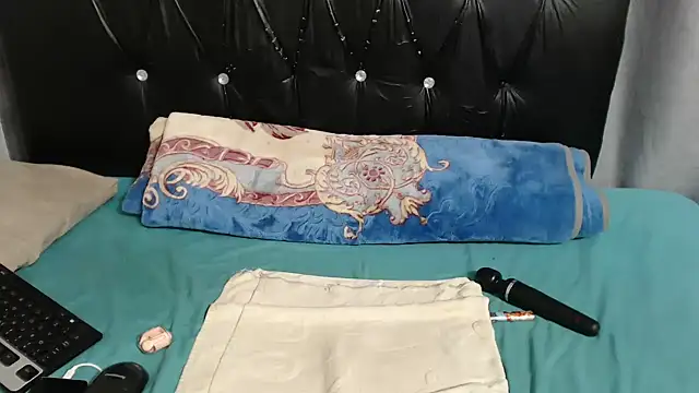 Wild_RoseXX webcam