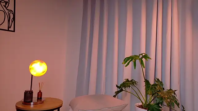 Zara_Nova webcam
