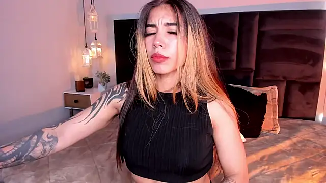 Raven_Dooll webcam