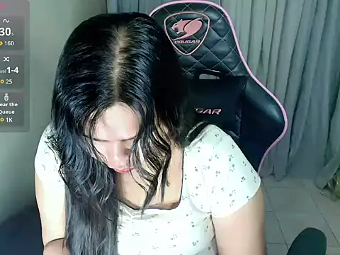 urasian_prettyrica live cam on StripChat