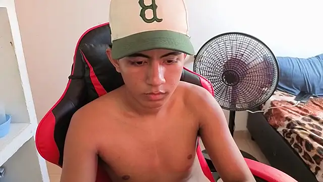 alluringangel777 - Alluringangel777's free webcam - UK Sex Cams