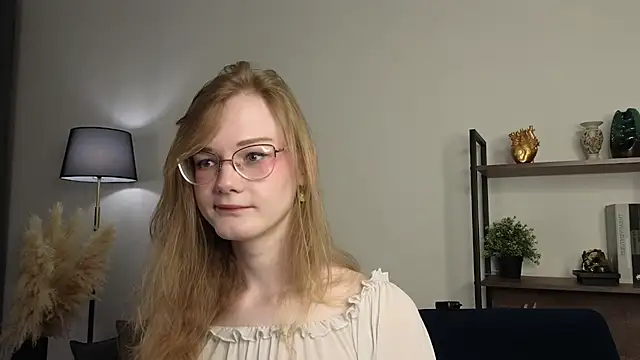 SensualKiraa webcam
