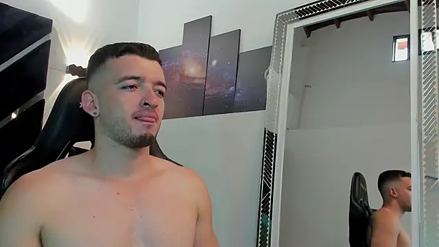 Logan_WolfJS webcam