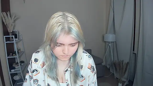 JannRoary live sex cam