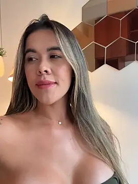 Emilia_Bakerr webcam