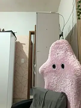 Irresistible37 webcam