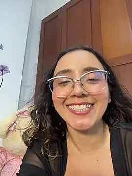 Kay_LustyWife webcam